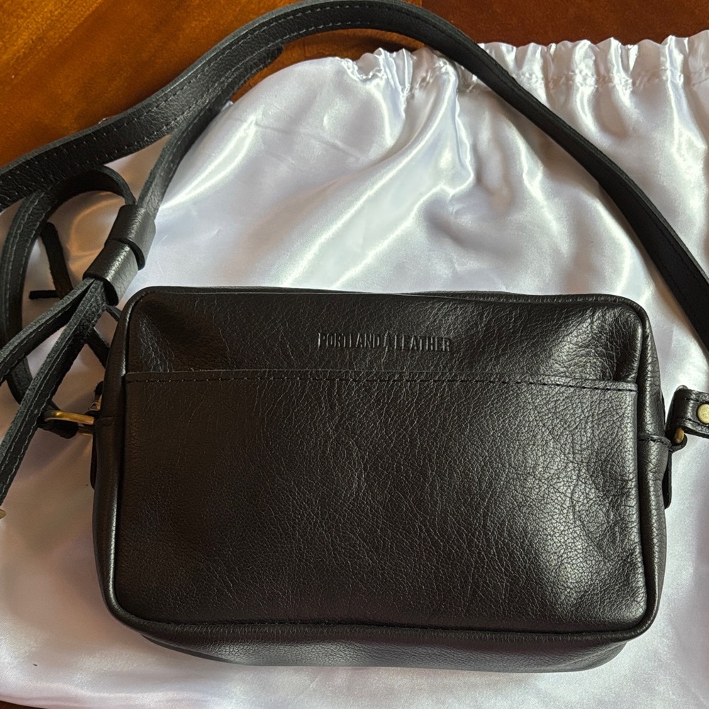 Portland Leather large toaster pebbled black color Crossbody Bag